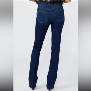 Paige NWOT Manhattan Bootcut Jeans